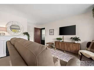 Photo #6: 1025729 Listing