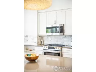 Photo #3: 1025765 Listing