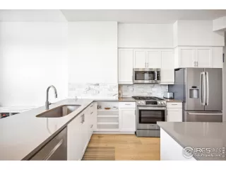 Photo #4: 1025765 Listing