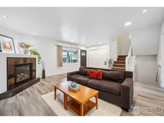 Photo #3: 1025892 Listing