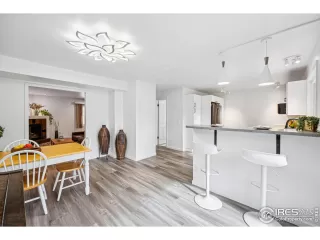 Photo #5: 1025892 Listing