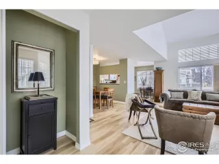 Photo #4: 1025894 Listing