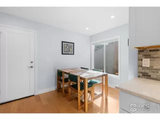 Photo #4: 1026024 Listing