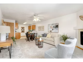 Photo #4: 1026044 Listing