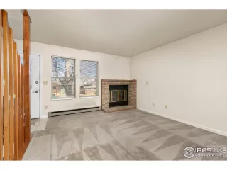 Photo #5: 1026047 Listing