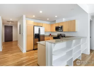 Photo #6: 1026152 Listing