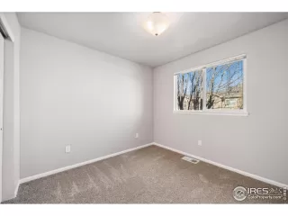 Photo #5: 1026168 Listing