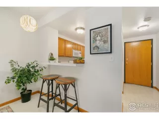 Photo #6: 1026293 Listing