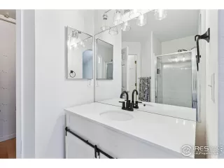 Photo #4: 1026322 Listing