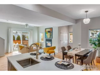 Photo #5: 1026348 Listing