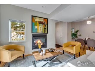 Photo #6: 1026348 Listing