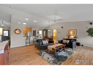 Photo #5: 1026360 Listing