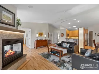 Photo #6: 1026360 Listing