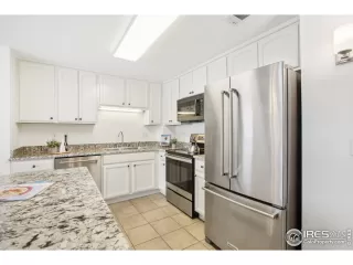 Photo #6: 1026375 Listing