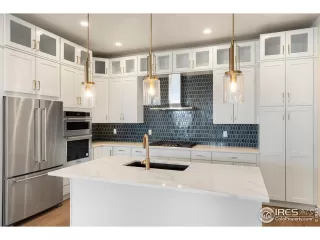 Photo #3: 1026546 Listing