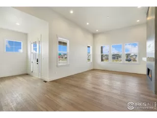 Photo #4: 1026546 Listing