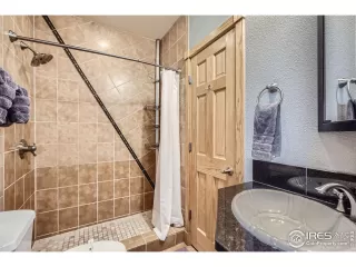 Photo #6: 1026580 Listing