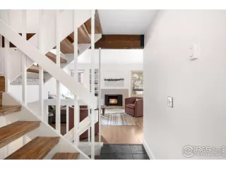 Photo #5: 1026619 Listing