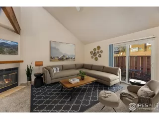 Photo #3: 1026641 Listing