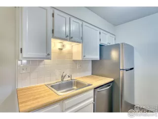 Photo #5: 1026647 Listing