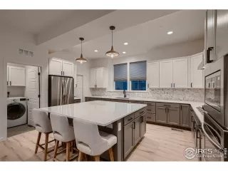 Photo #3: 1026711 Listing