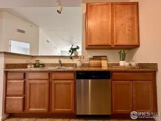 Photo #4: 1026720 Listing