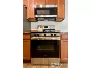 Photo #5: 1026720 Listing