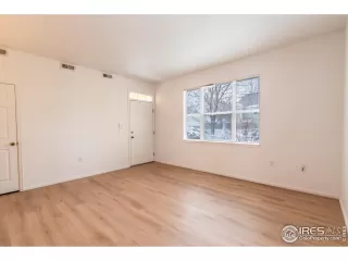 Photo #5: 1026734 Listing