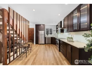 Photo #2: 1026740 Listing