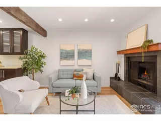 Photo #6: 1026740 Listing