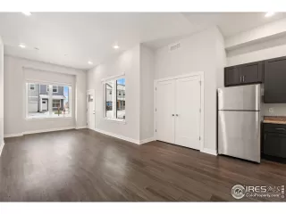 Photo #4: 1026778 Listing