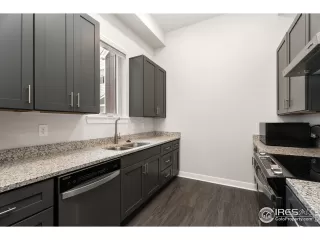 Photo #6: 1026778 Listing