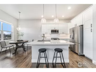 Photo #6: 1026781 Listing