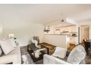 Photo #3: 1026809 Listing 