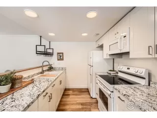 Photo #4: 1026809 Listing 