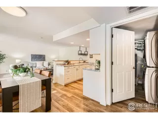 Photo #6: 1026809 Listing 