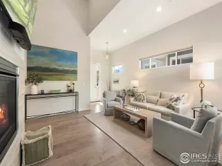 Photo #6: 1026854 Listing