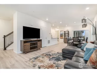 Photo #3: 1027103 Listing
