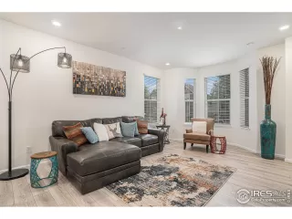 Photo #4: 1027103 Listing