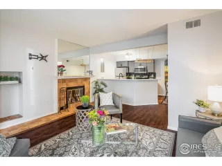 Photo #5: 1027128 Listing 