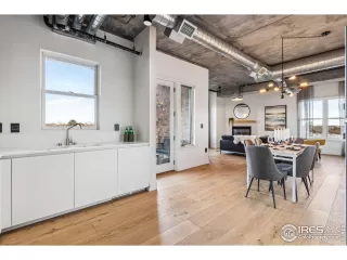 Photo #5: 1027150 Listing