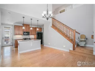 Photo #6: 1027158 Listing