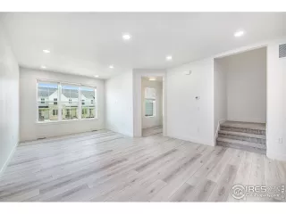 Photo #1: 1027177 Listing