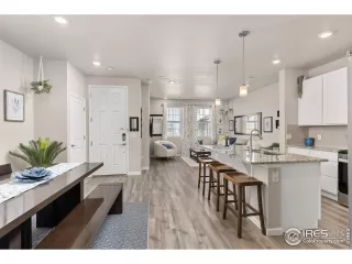 Photo #4: 1027194 Listing