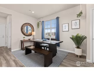 Photo #5: 1027194 Listing