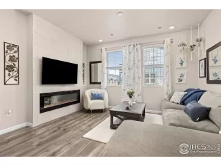 Photo #6: 1027194 Listing