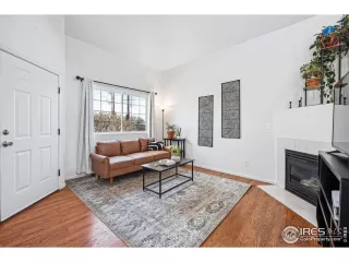 Photo #3: 1027198 Listing