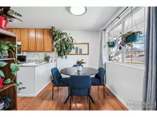 Photo #4: 1027198 Listing