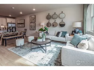 Photo #4: 1027200 Listing