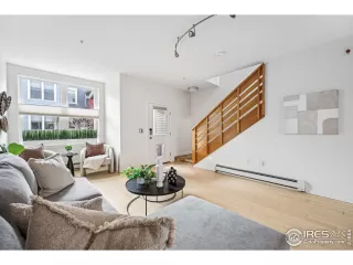 Photo #4: 1027307 Listing 